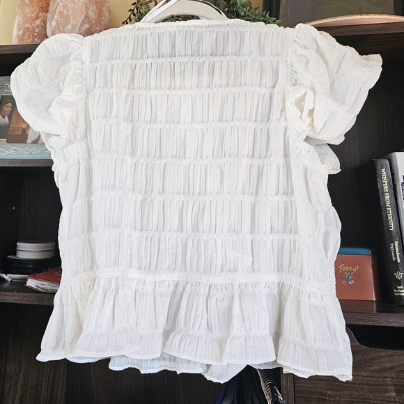 Hot White - Picture 3 of 6